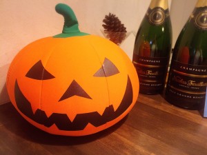 %e3%83%8f%e3%83%ad%e3%82%a6%e3%82%a3%e3%83%b316%e2%91%a6